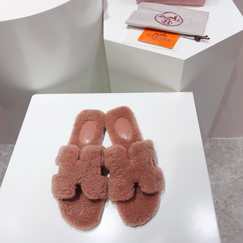 H**mes slippers